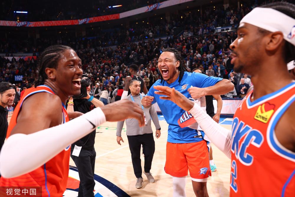 她迎战世界 她迎战世界