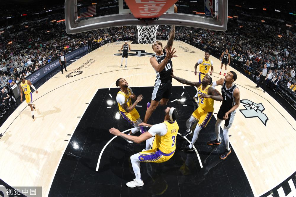 并吸引更多 并吸引更多